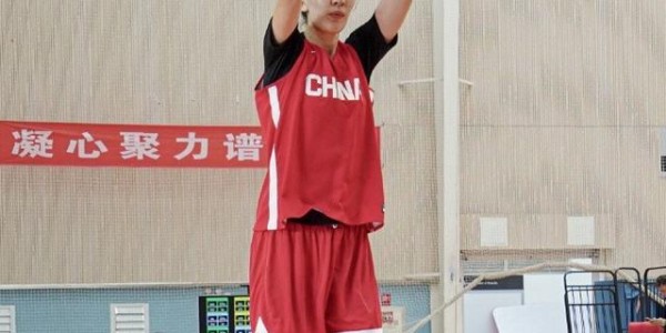 开云体育中国-中国女篮昨日与云南财大男篮进行教学赛 最终以95比86取胜