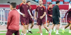 开云体育登录-媒体人：王上源的6号给了塞尔吉尼奥，很可能是他首发的信号